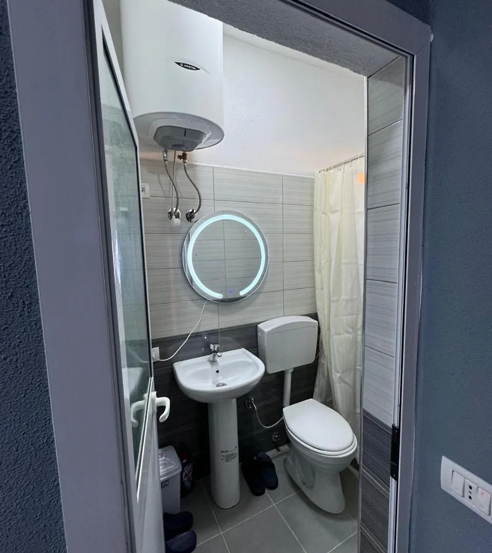 Bujtina E Qilimave Hotell Zogaji 0*,